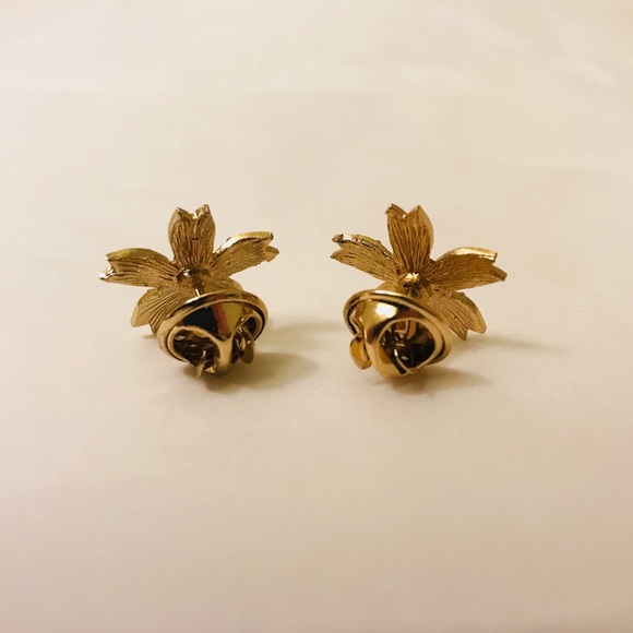 🌼Golden Flower Brooches - Picture 2 of 7